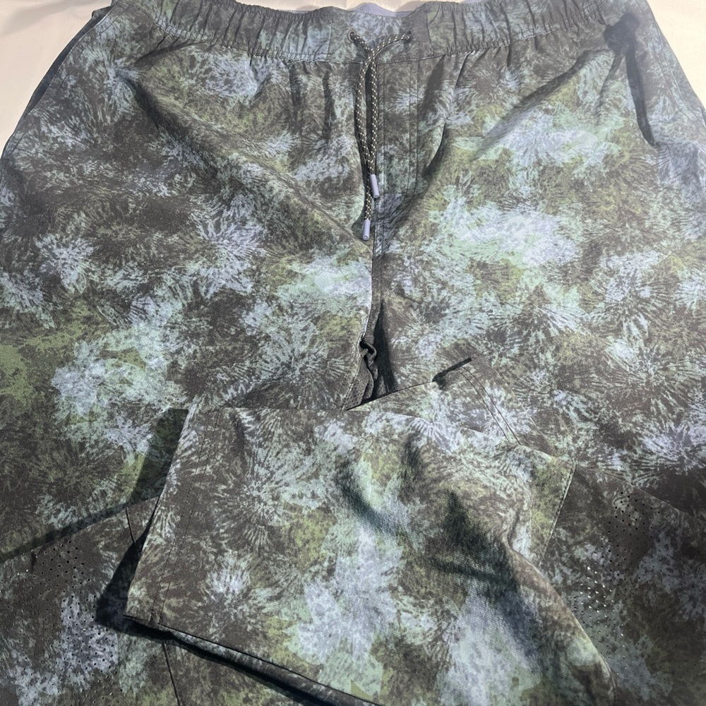 Legends Workout Camouflage Patterned Joggers And … - image 1